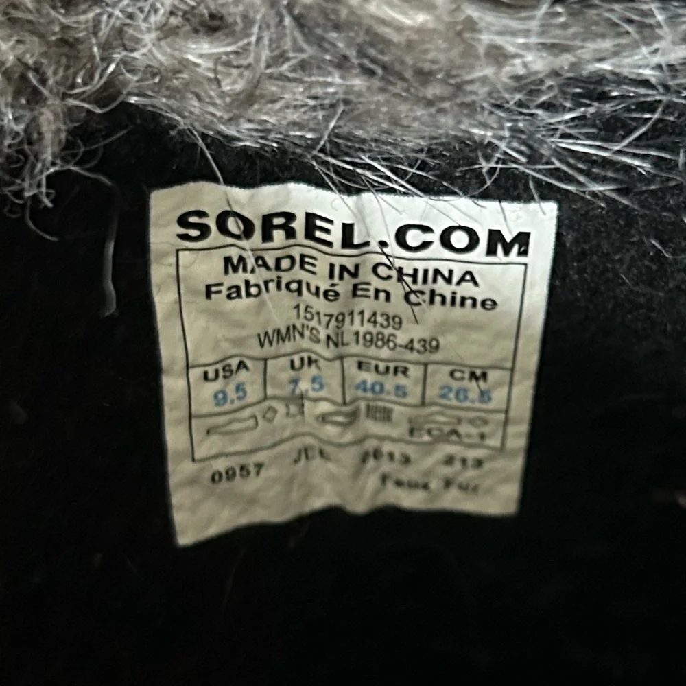 Sorel women’s black